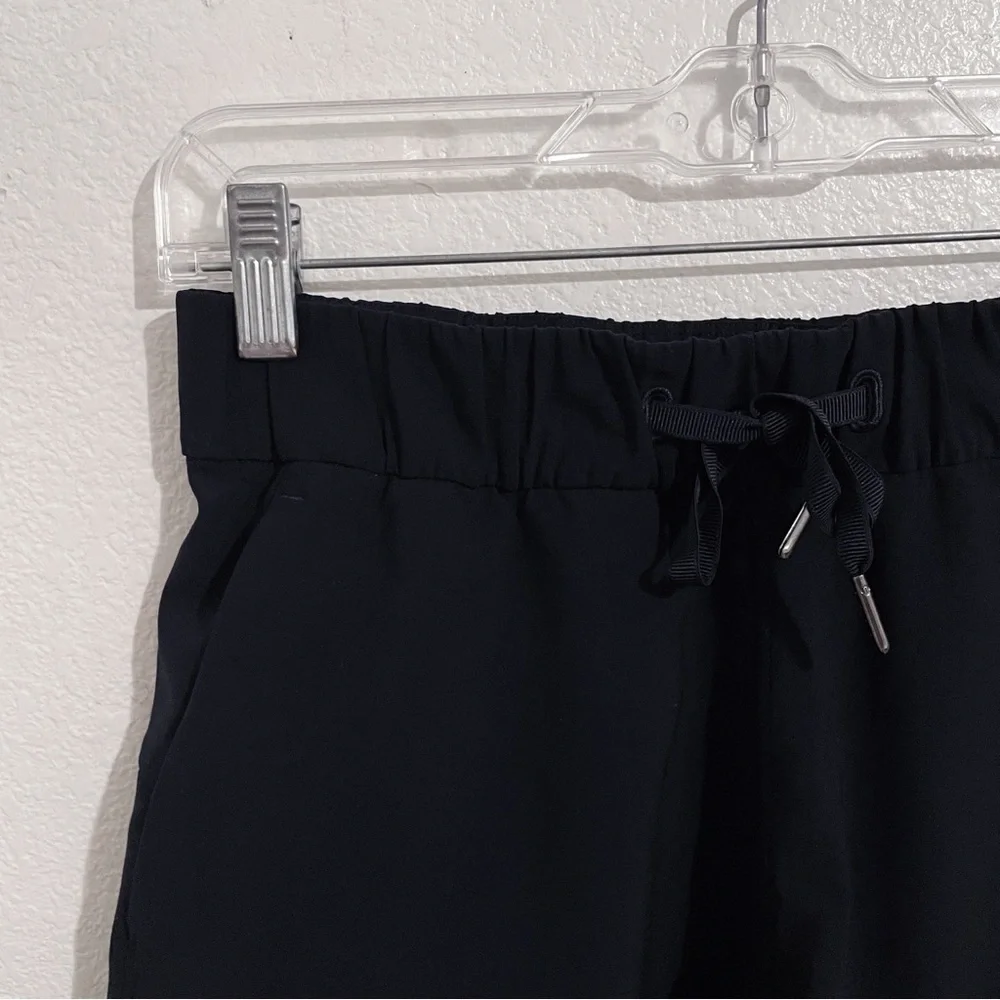 Lululemon On The Fly‎ Short Woven 2.5” in Black